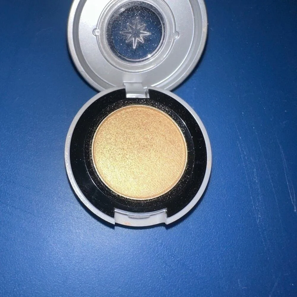 Urban Decay‎ Eyeshadow rust eye shadow token